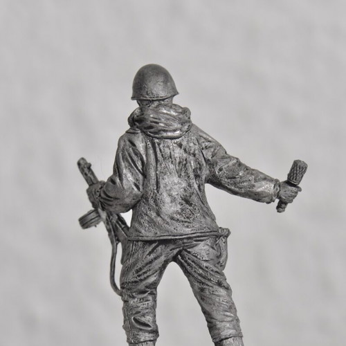 Lead soldier WWII 6.5 like new