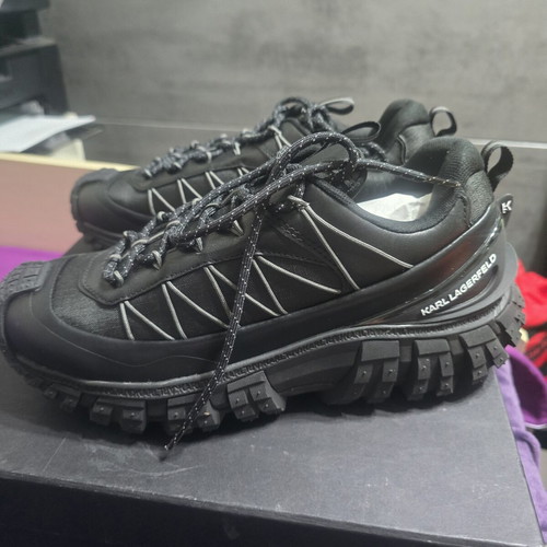 Karl Lagerfeld sneakers size 42 new, black