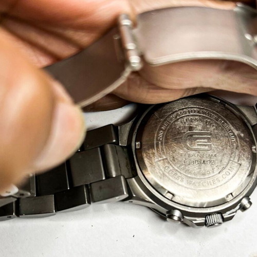 Guess Titanium Men's Watch like new, gray