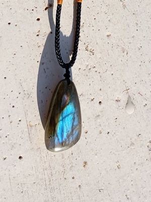 Natural labradorite necklace like new with iridescence