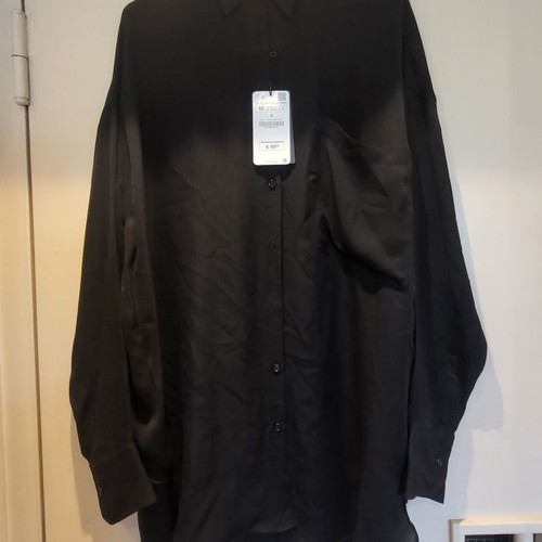 Πουκαμίσα Zara μαύρη μακριά Medium καινούργια με σκίσιμο στο πλάι