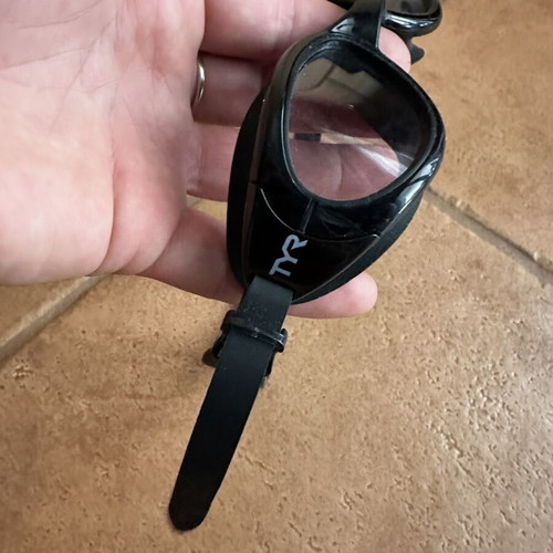 Sports swimming goggles like new