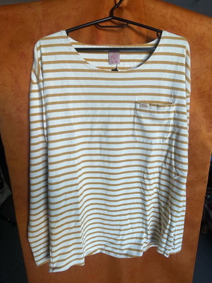 Branded women's blouse new, size Small