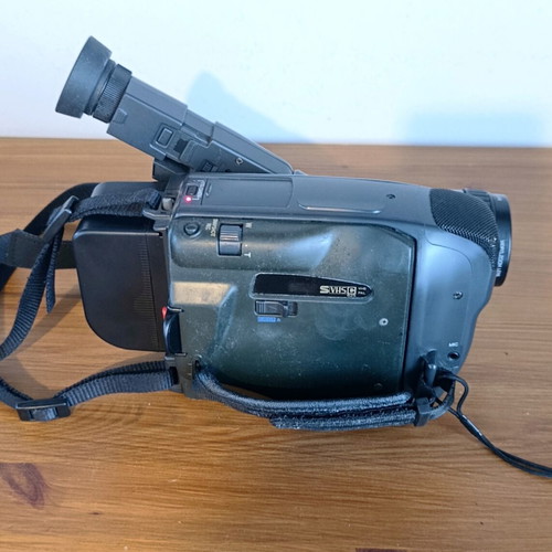 Panasonic Palmcorder NV-S85 S-VHS-C video camera used, full set