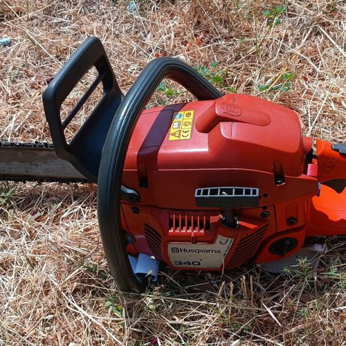 Husqvarna 340 Chainsaw like new, 40.8cc, 2.7 hp