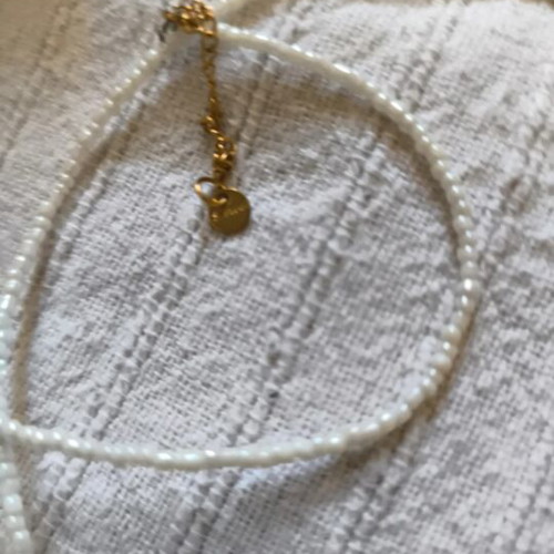 Necklace with white pearls and stainless steel chain like new