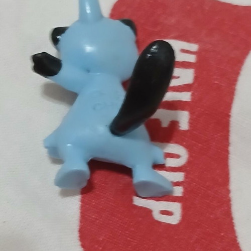 Pokemon Dewott mini figure, Gen 5 Black and White