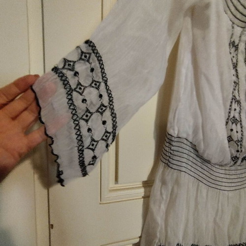Mini Beach Dress like new, white with black embroidery, size M