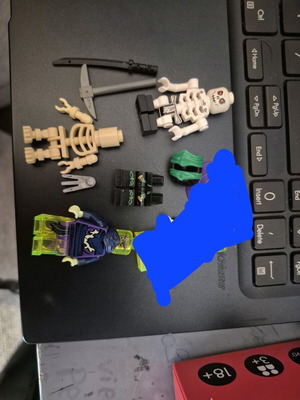 Lego Ninjago figures and parts used