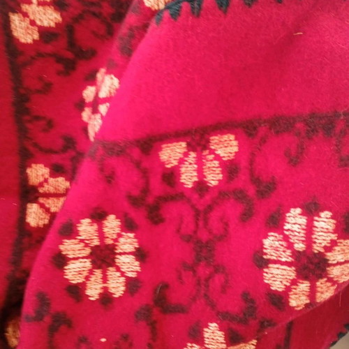 Traditional handmade woolen double loom blanket like new, burgundy