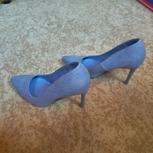 Jeans pumps, light blue, thin heel, size 37