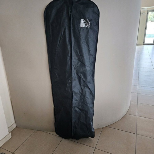 Wedding dress like new, size XS, with veil, shorts, case and garter