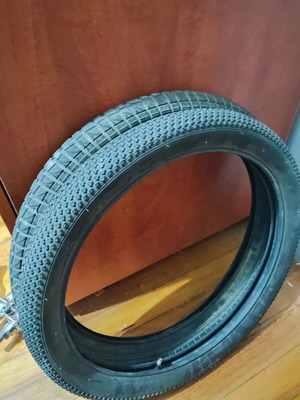 Λάστιχα BMX σαν καινούργια, 2.25 το μέσα και 2.125 το έξω