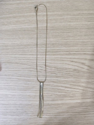 Necklace in gold color like new