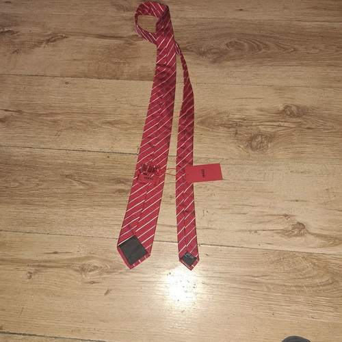 Hugo Boss men's tie new, red