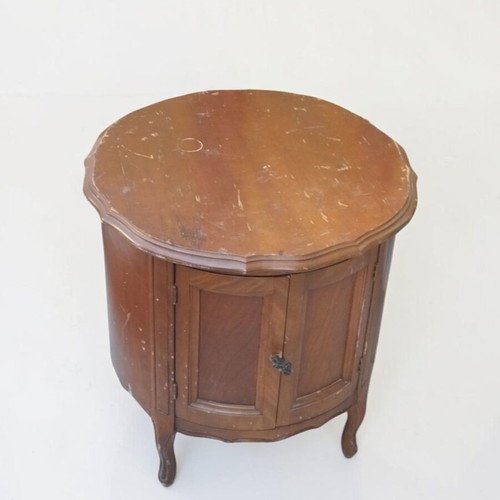 Vintage round wooden bar used with cabriole legs