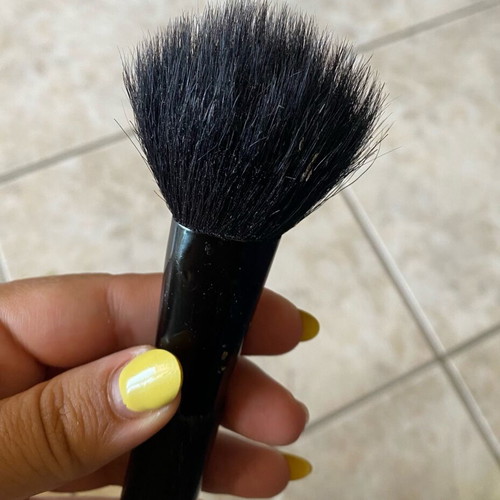 Makeup brush like new for blush or powder