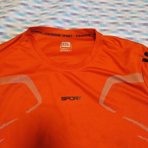 Men's sports t-shirt size 2XL like new, breathable red fabric