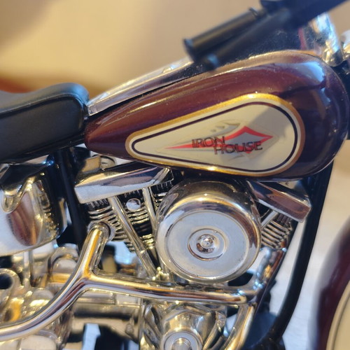 Harley Davidson Iron House 25cm collectible motorcycle miniature