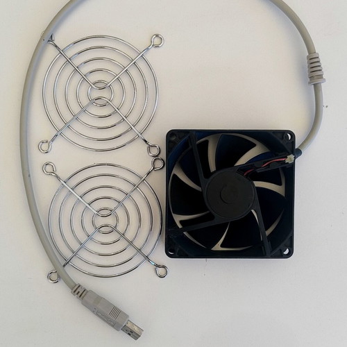 80mm USB computer fan like new with 2 grills
