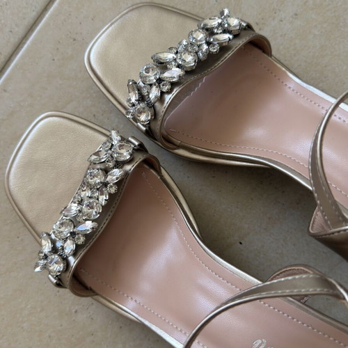 Shein gold sandals like new with thick heel and crystals