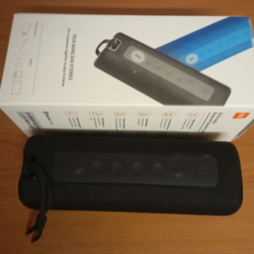 Mi Bluetooth speaker 16 watt like new