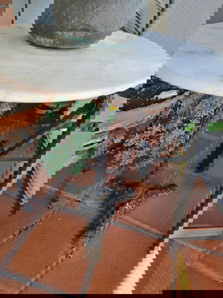 Τραπεζάκι ροτόντα βεράντας-κήπου