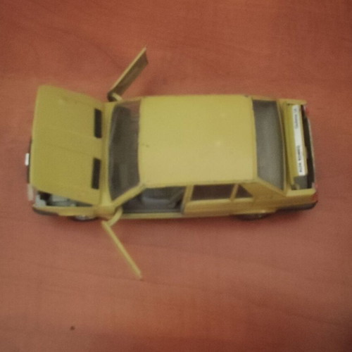 Bburago Alfa Romeo Giulietta 1.6 vintage diecast model 1/24