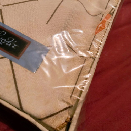 Vintage table linen set 100% cotton, like new, Violet brand