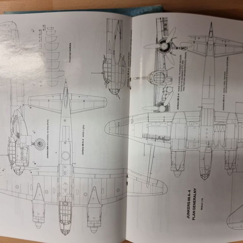 JUNKERS JU-88 book like new (AJ PRESS)