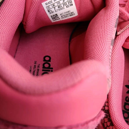 Adidas athletic shoes used, size 40 2/3, pink
