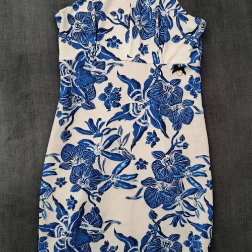 Halterneck floral dress Lynne like new, white and blue, size M