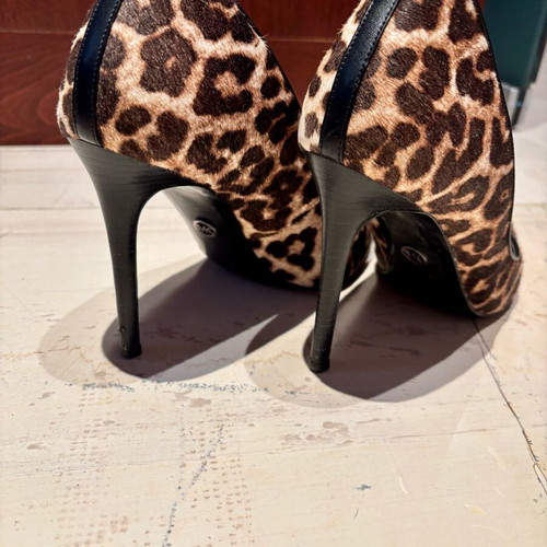 Michael Kors Leopard Pony Skin Pumps Like New