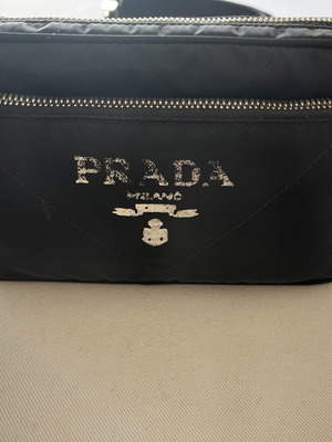 Prada τσαντάκι μέσης ή ώμου μεταχειρισμένο, μαύρο