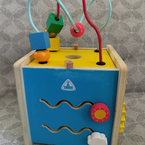 Elc activity cube like new