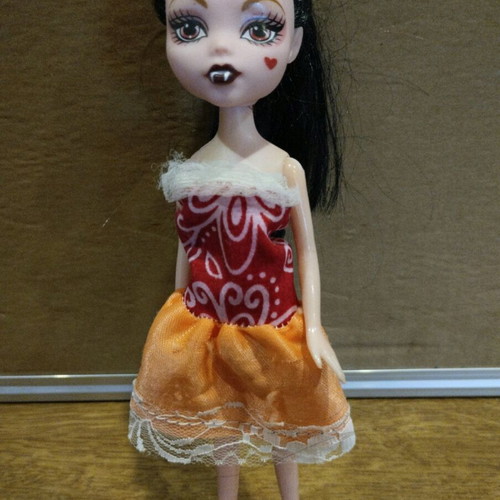Dolls pack of 6 like new, mermaids with battery