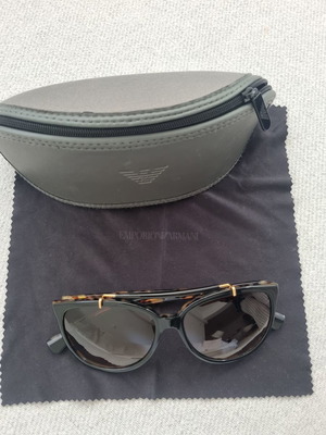 Γυαλιά ηλίου Emporio Armani μεταχειρισμένα με ντεγκραντέ φακό και λεοπάρ λεπτομέρειες