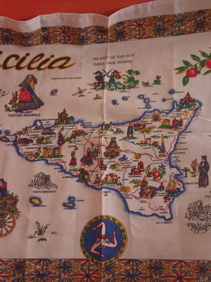 Sicilian souvenir tablecloth for small table, very good condition