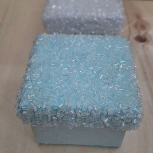Cardboard square boxes with bead lids, white and light blue, set of 2