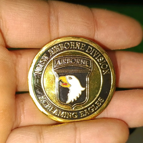 101st Airborne Division Screaming Eagles commemorative coin like new