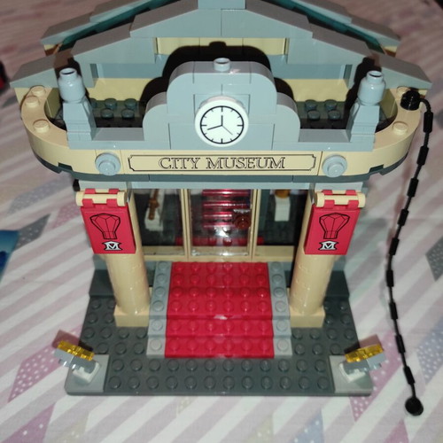 Lego City 60008 used, with instructions, no box, missing one museum window