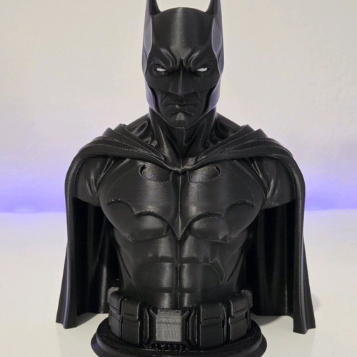 Batman bust 17cm new with keychain gift