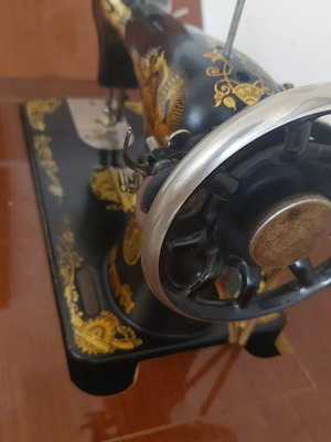 Singer sewing machine from 1930s used