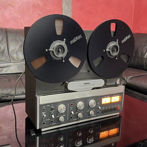 ReVox B-77 tape recorder in like new condition