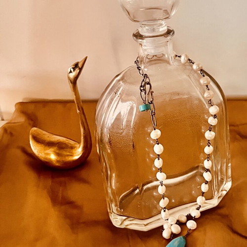 Vintage decanter like new, elegant and minimalistic