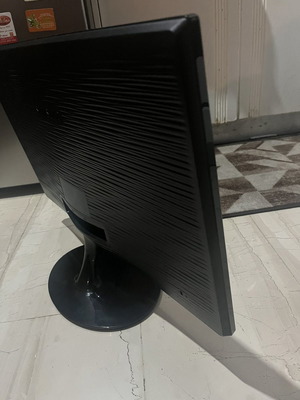 Samsung 24-inch computer monitor used with HDMI cable