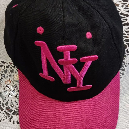 Women's Hat Size 57 Like New Black and Pink