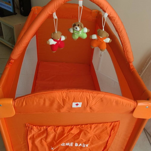Baby cot with mattress and car seats