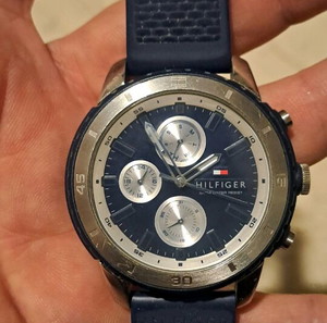 Tommy Hilfiger σε άριστη κατάσταση..