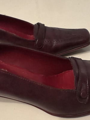Vivace Moda Italian leather pumps size 39 like new, burgundy